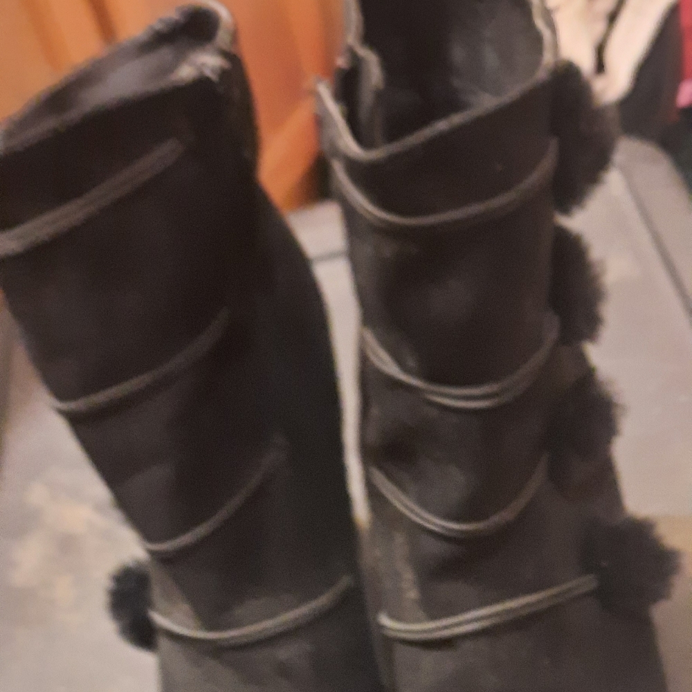Black heeled booties